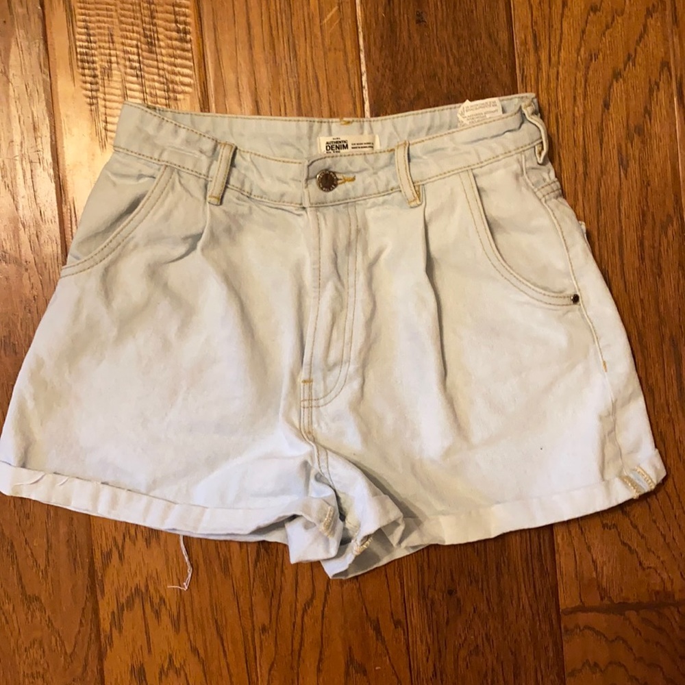 Pleated mom fit shorts